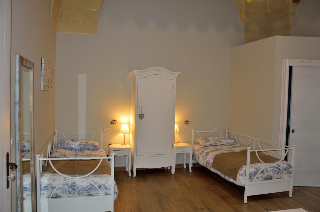 La Casa Di Alessio Bed & Breakfast Lecce Ngoại thất bức ảnh